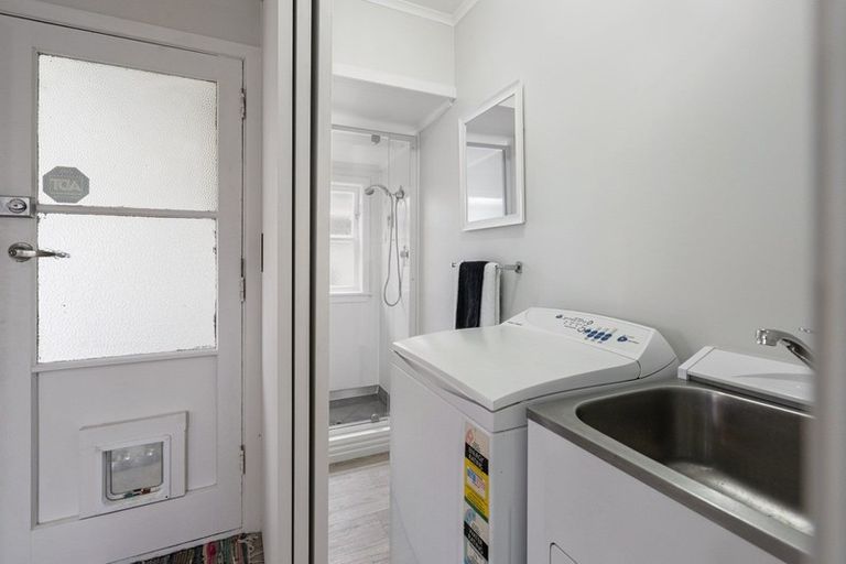 Photo of property in 43 Tararua Street, Pahiatua, 4910