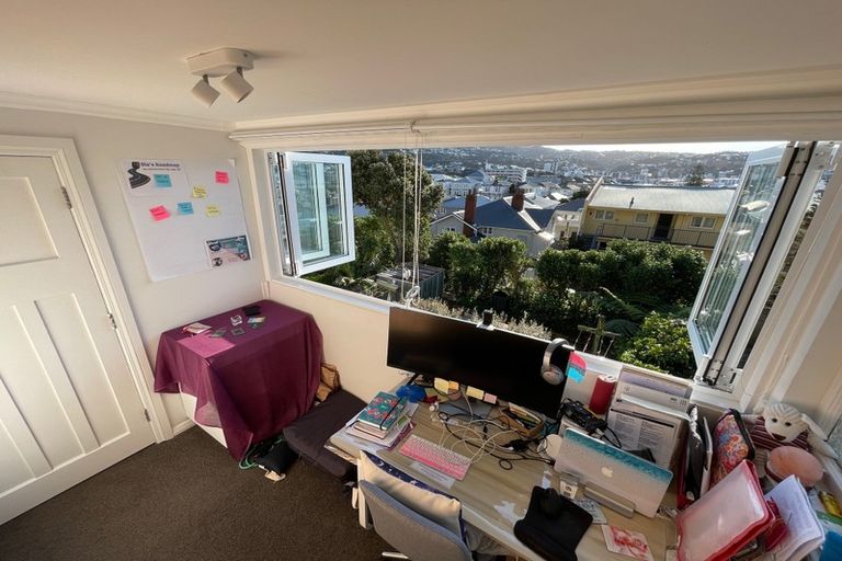 Photo of property in 20 Scarborough Terrace, Mount Victoria, Wellington, 6011