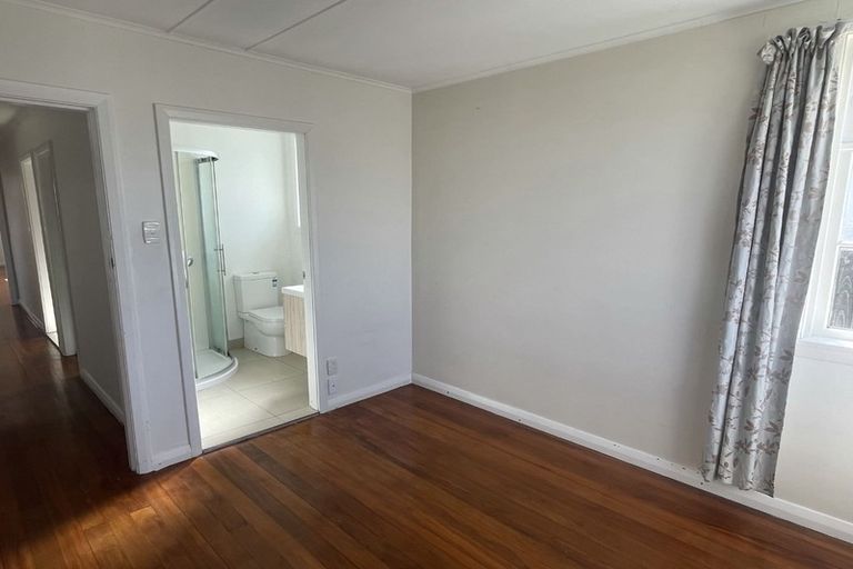 Photo of property in 13 Hillary Crescent, Upper Riccarton, Christchurch, 8041