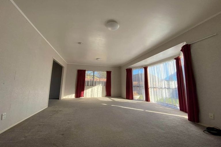 Photo of property in 30 Millhouse Drive, Northpark, Auckland, 2013