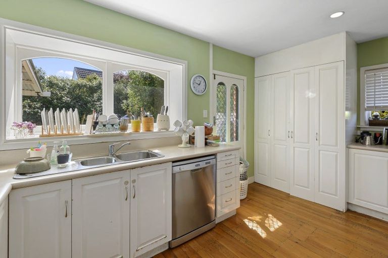 Photo of property in 10 Verran Place, Fendalton, Christchurch, 8052