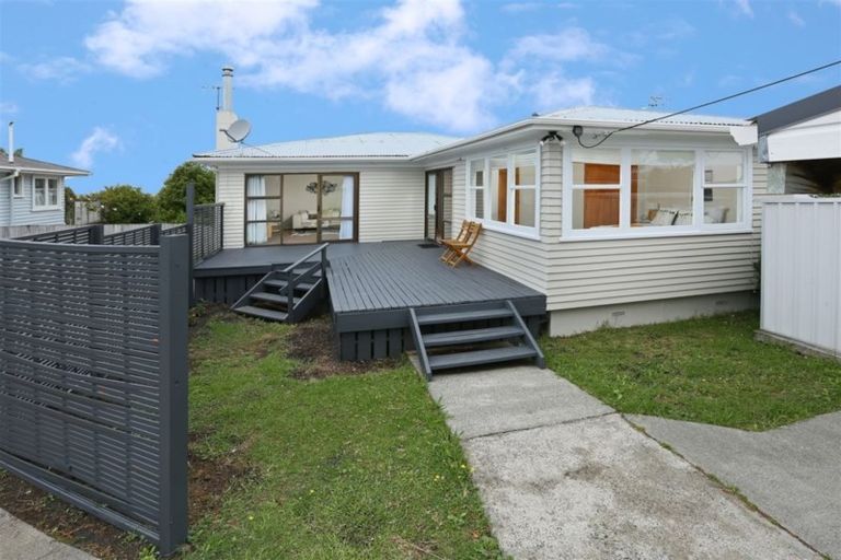 Photo of property in 216a Sturges Road, Henderson, Auckland, 0612