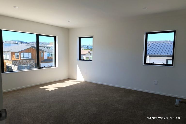 Photo of property in 4 Luff Place, Long Bay, Auckland, 0630
