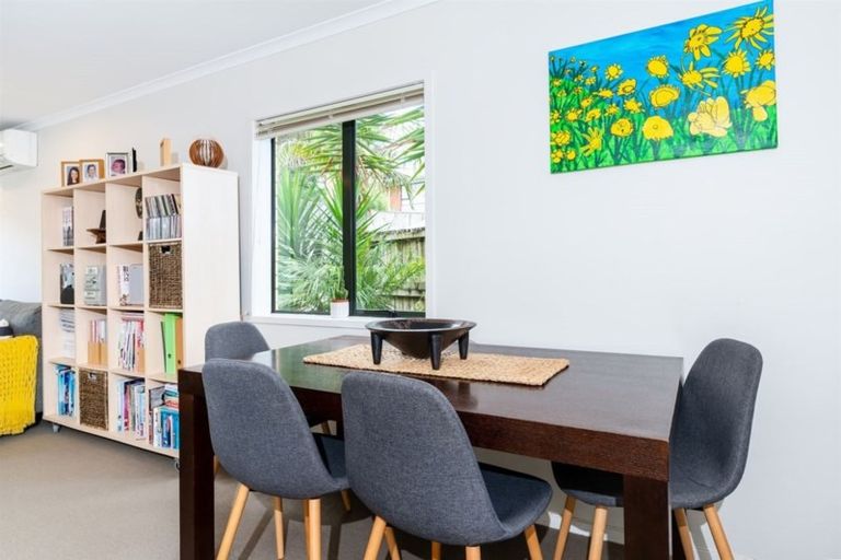 Photo of property in 41 Barnea Circle, Glen Eden, Auckland, 0602