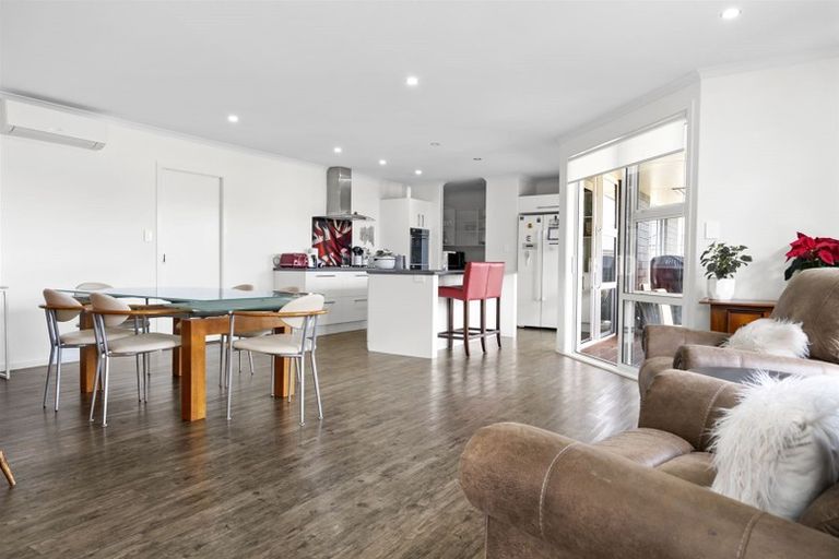 Photo of property in 6 Plescher Crescent, Leamington, Cambridge, 3432