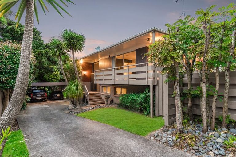 Photo of property in 7 Kahurangi Place, Hillpark, Auckland, 2102