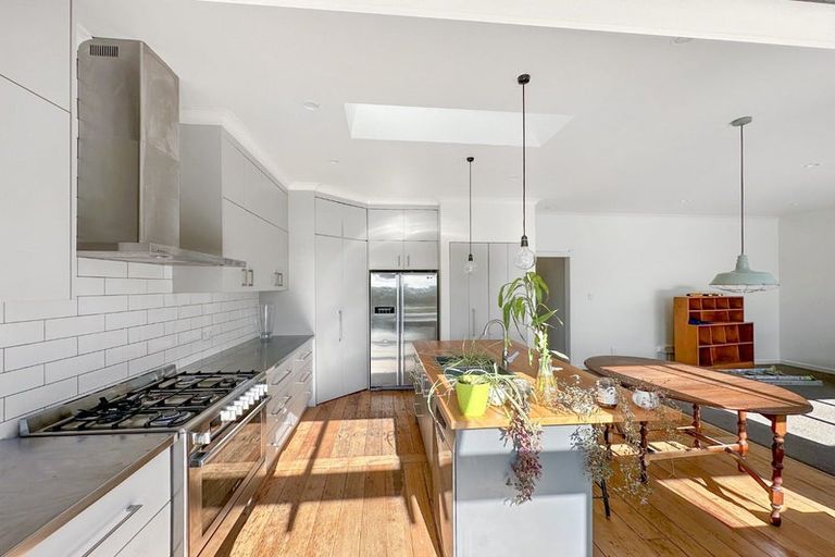 Photo of property in 9 Elizabeth Street, Moera, Lower Hutt, 5010