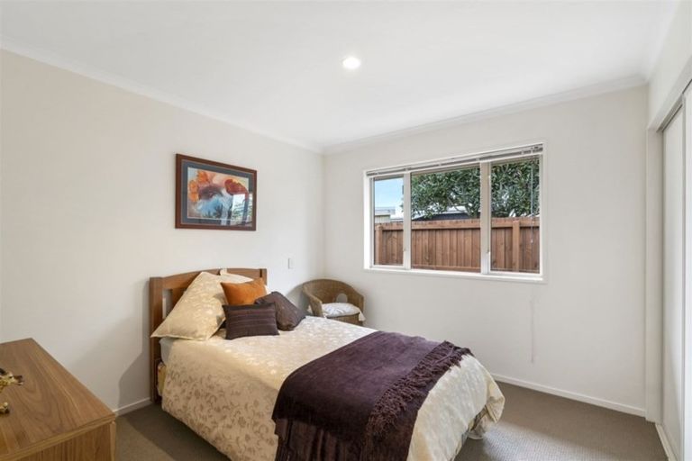 Photo of property in 3 Springside Place, Redwood, Christchurch, 8051