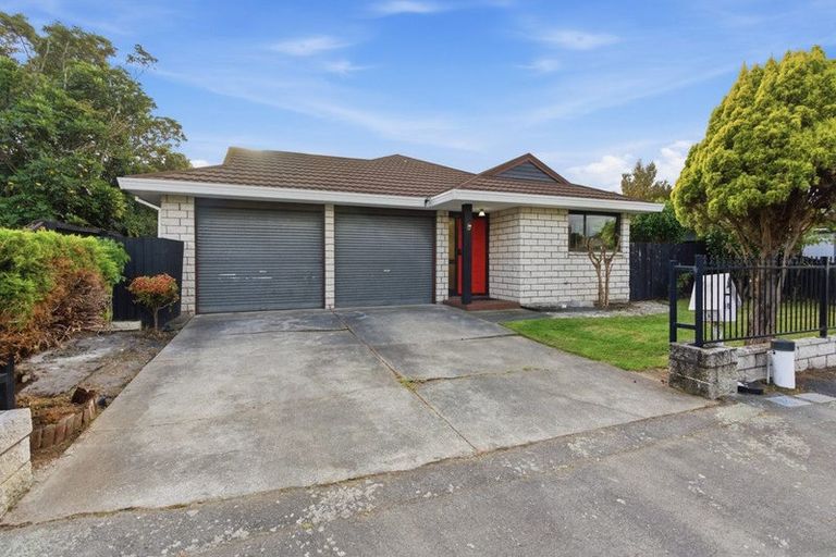Photo of property in 16 Fernbrook Place, Mairehau, Christchurch, 8013