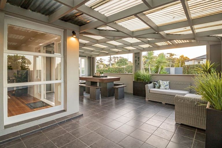 Photo of property in 268 Sturges Road, Henderson, Auckland, 0612