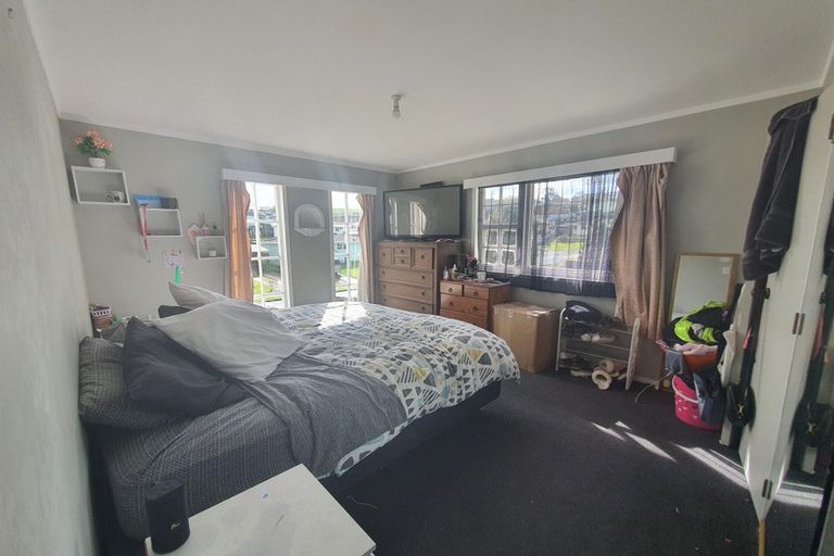 Photo of property in 10 Blueberry Grove, Timberlea, Upper Hutt, 5018
