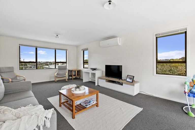 Photo of property in 48a Woodlands Crescent, Browns Bay, Auckland, 0630