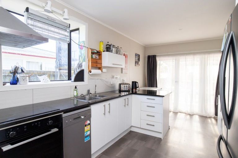 Photo of property in 104 Pipiroa Road, Ngatea, 3503