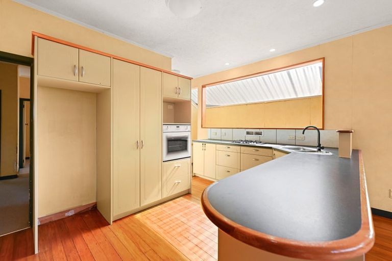 Photo of property in 32 Forest Lake Road, Forest Lake, Hamilton, 3200