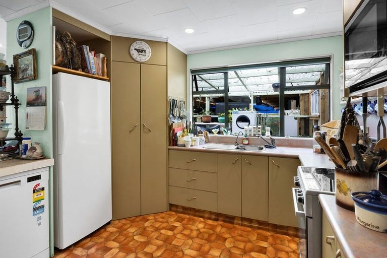 Photo of property in 242 Bridge Street, Eltham, 4322