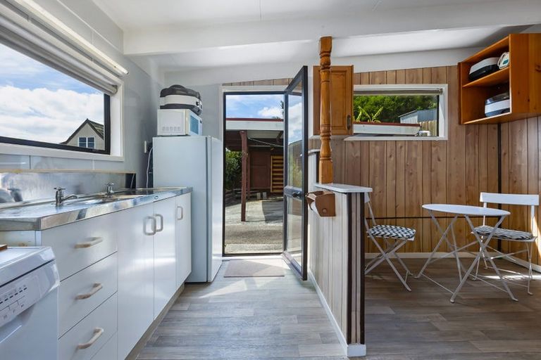 Photo of property in 20 Leslie Road, Cable Bay, 0420