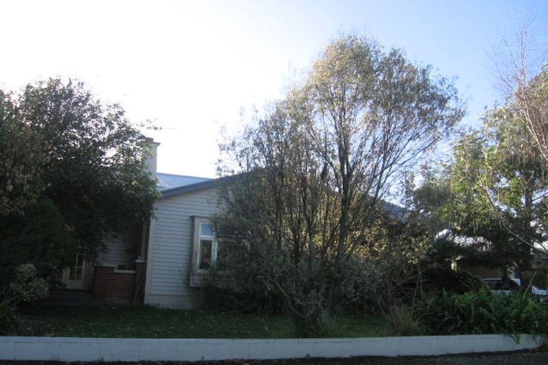 Photo of property in 6 Clausen Street, Takaro, Palmerston North, 4412