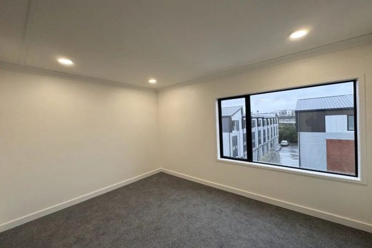 Photo of property in 31 Parkwood Avenue, Westgate, Auckland, 0614