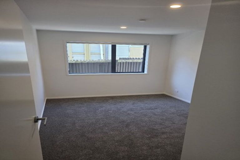 Photo of property in 452a Saint Aubyn Street, Moturoa, New Plymouth, 4310