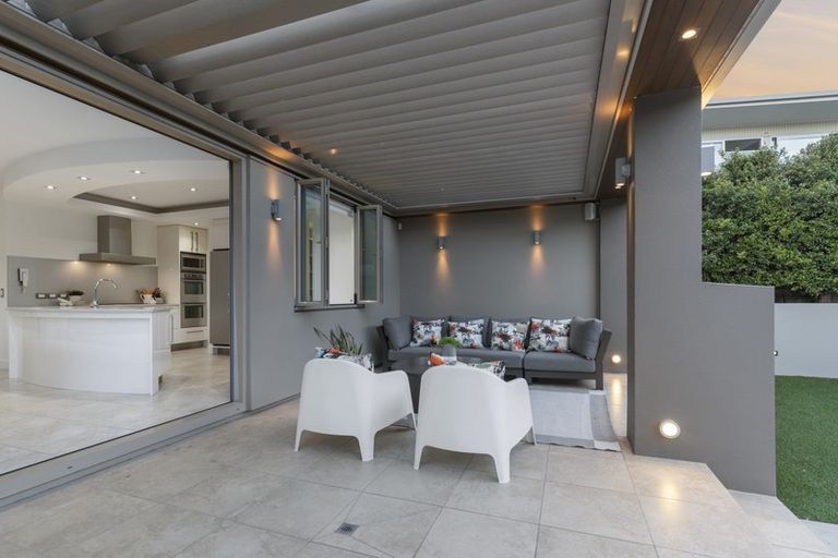 Photo of property in 12 Hauraki Road, Hauraki, Auckland, 0622