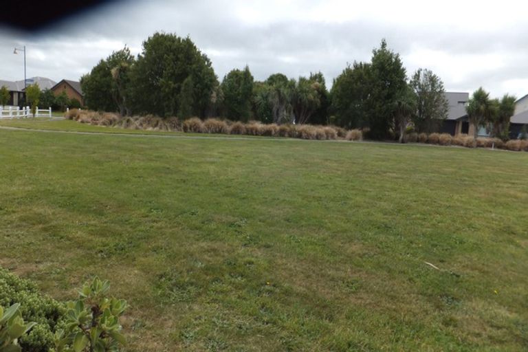 Photo of property in 22 Date Crescent, Aidanfield, Christchurch, 8025