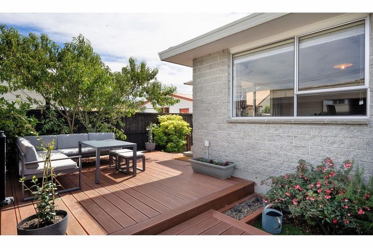 Photo of property in 2/19 Walton Street, Sydenham, Christchurch, 8023