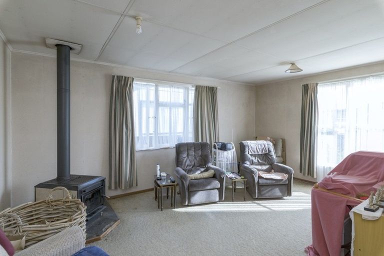 Photo of property in 25 Hinemoa Street, Levin, 5510