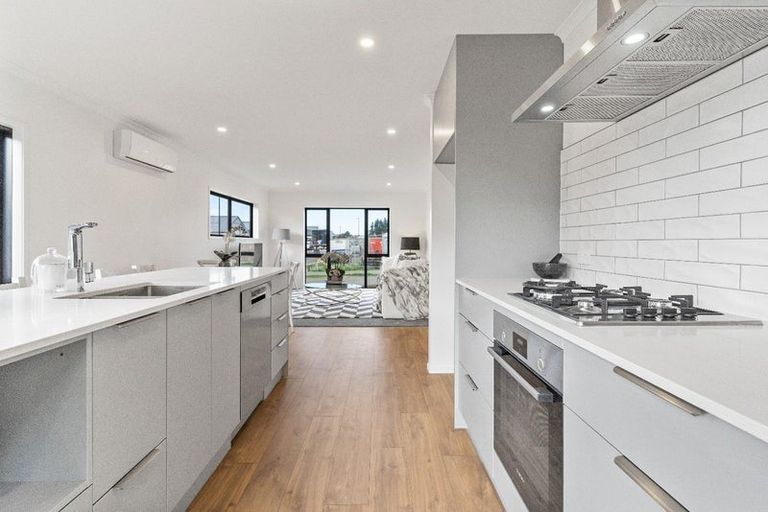 Photo of property in 15 Rosslands Avenue, Karaka, 2124