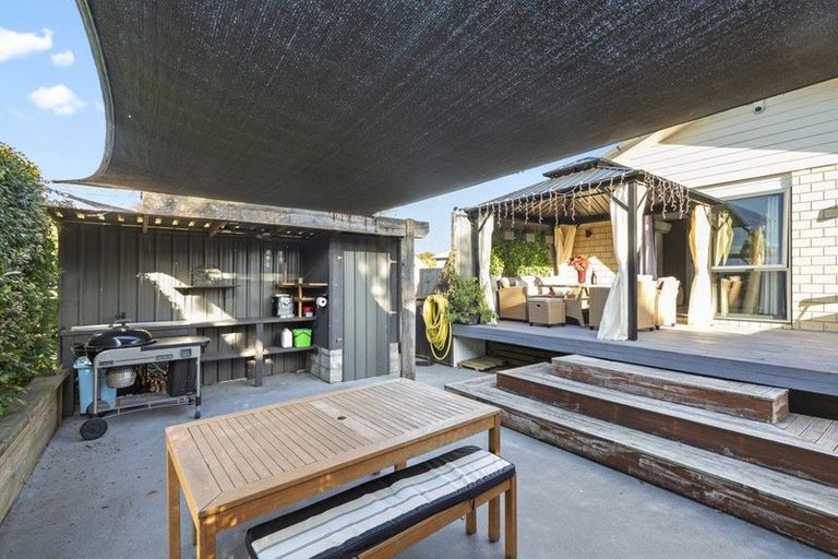 Photo of property in 12 Rays Way, Tuakau, 2121