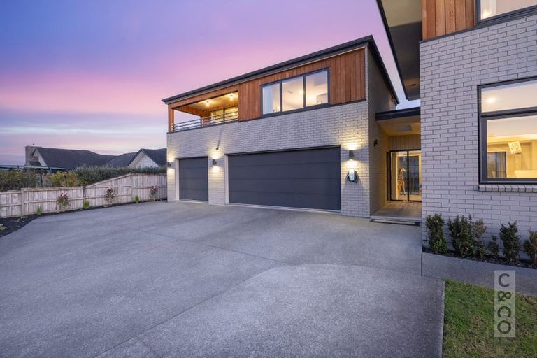 Photo of property in 2 Pitoitoi Drive, Riverhead, 0820