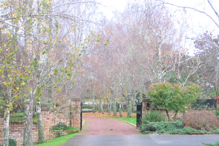 Photo of property in 76 Churchouse Road, Greenhithe, Auckland, 0632