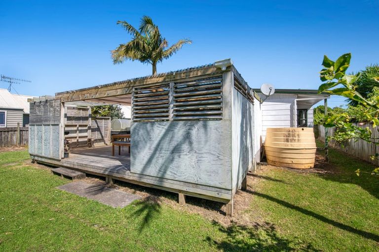 Photo of property in 17 Parakai Avenue, Parakai, 0830