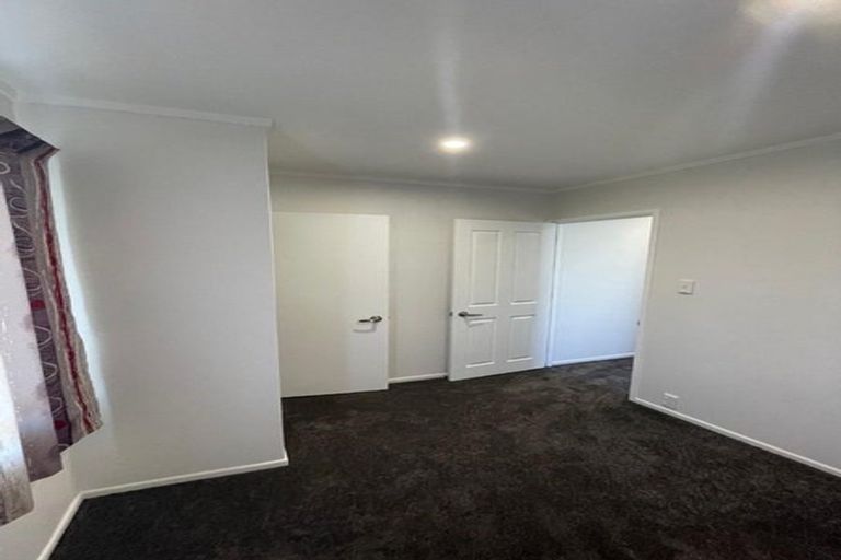 Photo of property in 8 Wyman Place, Pakuranga Heights, Auckland, 2010