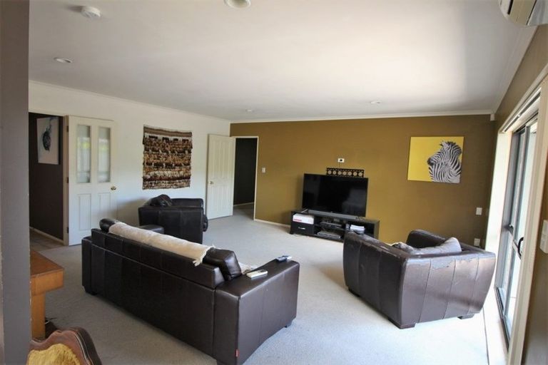 Photo of property in 65 Diomede Glade, Flagstaff, Hamilton, 3210