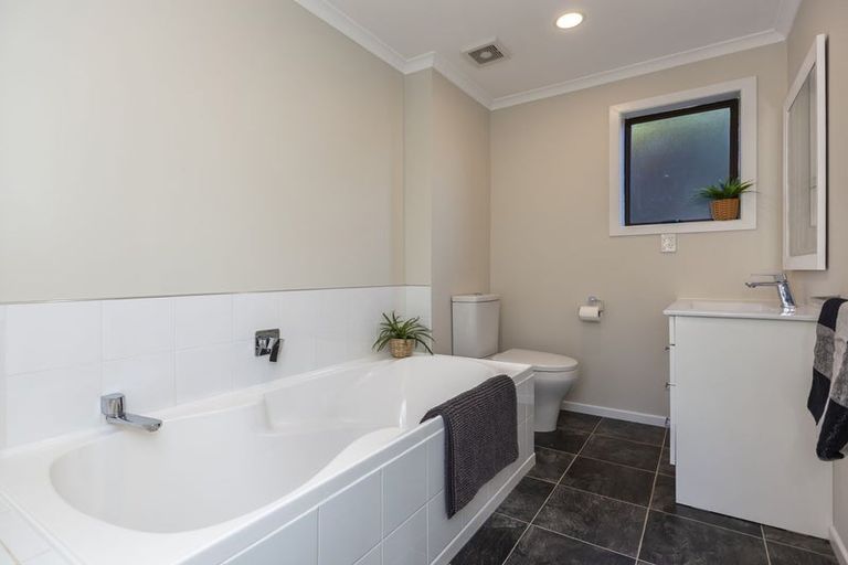 Photo of property in 22 Staysail Place, Whitby, Porirua, 5024