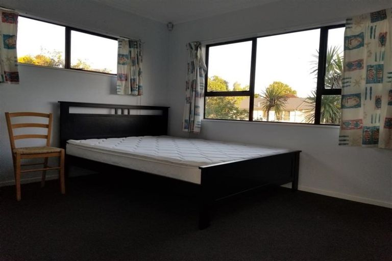 Photo of property in 138 Aviemore Drive, Highland Park, Auckland, 2010