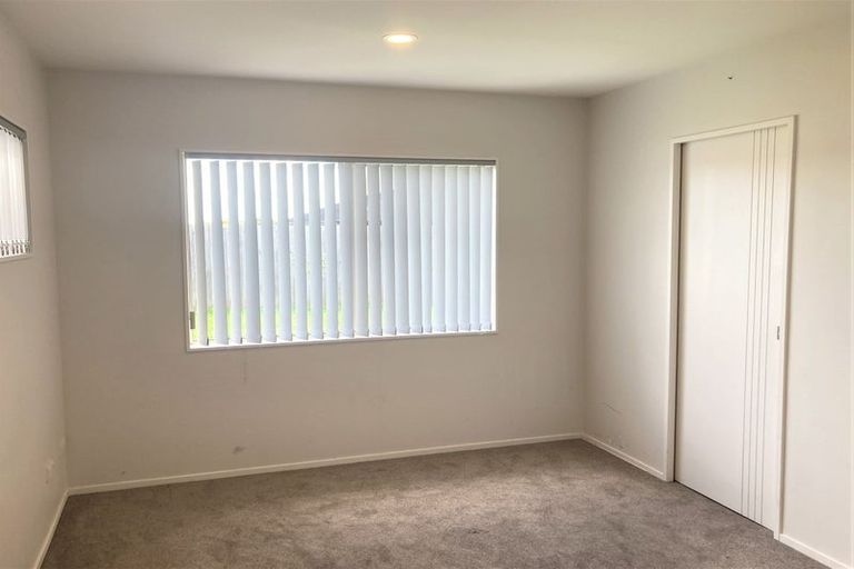 Photo of property in 74 Keri Vista Rise, Papakura, 2110
