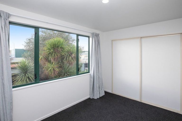 Photo of property in 68 Thackeray Place, Waltham, Christchurch, 8023