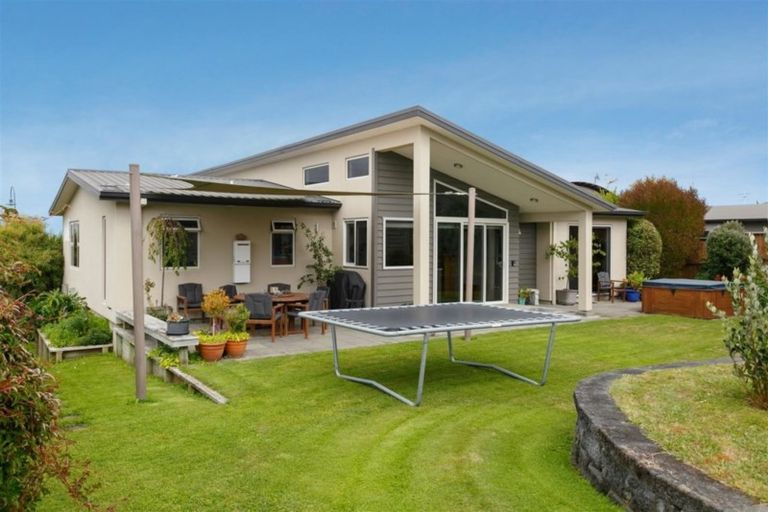 Photo of property in 28 Vaucluse Drive, Nukuhau, Taupo, 3330