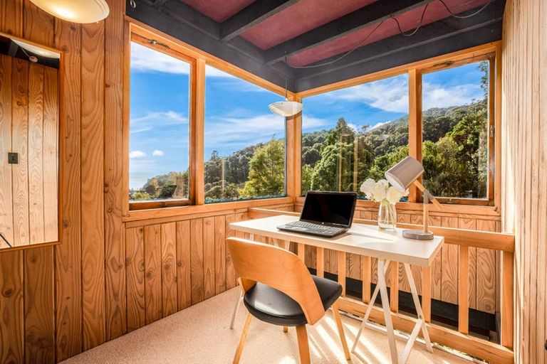 Photo of property in 3 Huia Road, Days Bay, Lower Hutt, 5013
