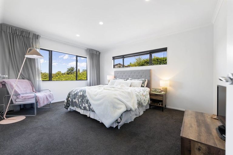 Photo of property in 29 Glen Mohr, Acacia Bay, Taupo, 3385