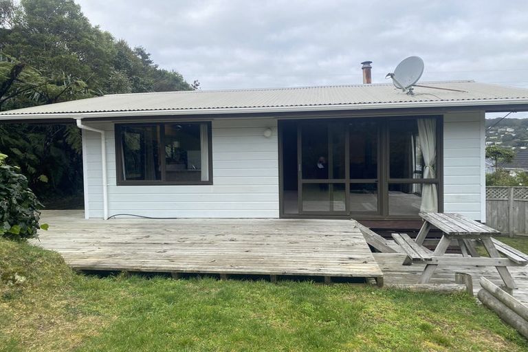 Photo of property in 16 John Witton Drive, Crofton Downs, Wellington, 6035