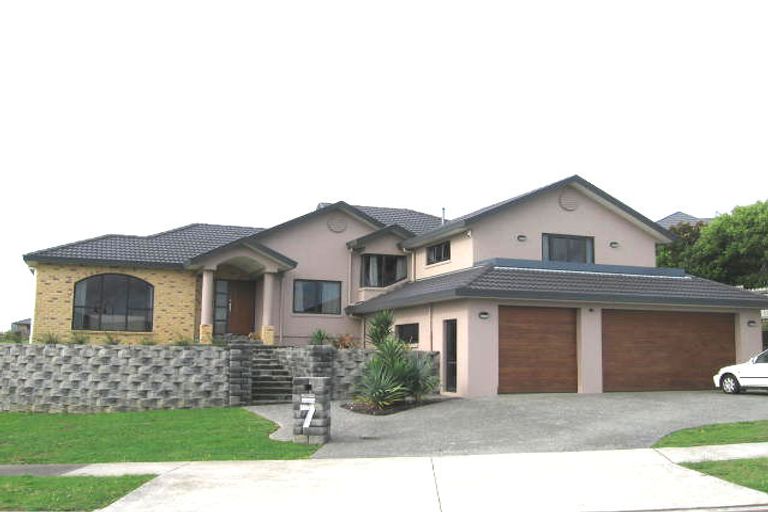Photo of property in 7 Roy Maloney Drive, Henderson, Auckland, 0612