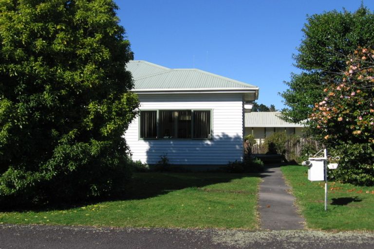 Photo of property in 1 Windsor Road, Maeroa, Hamilton, 3200