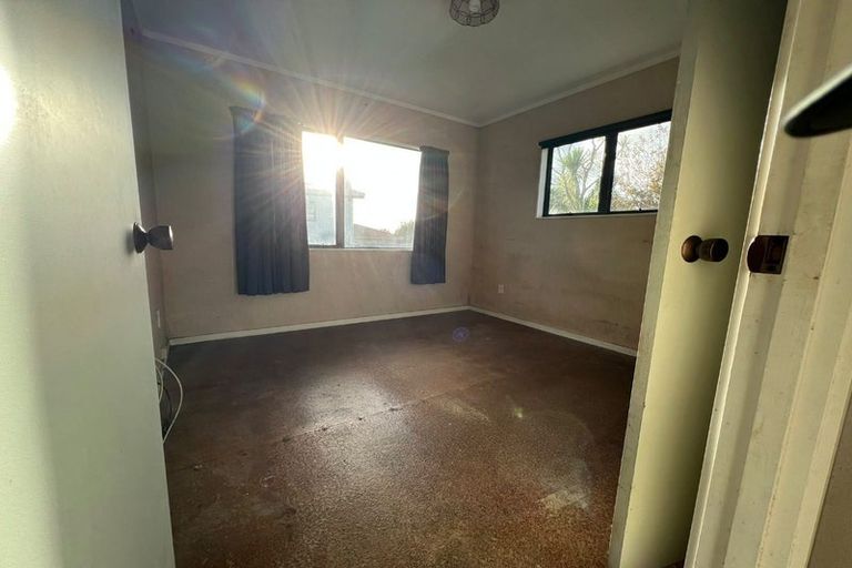 Photo of property in 53 Tiroroa Avenue, Te Atatu South, Auckland, 0610