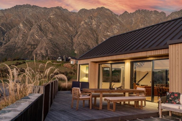 Photo of property in 10 Glenelg Lane, Jacks Point, 9371