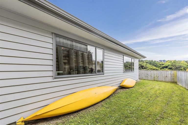 Photo of property in 18 Moonsail Drive, Whitby, Porirua, 5024