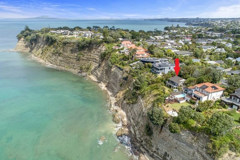 Photo of property in 12 Cliff Road, Torbay, Auckland, 0630