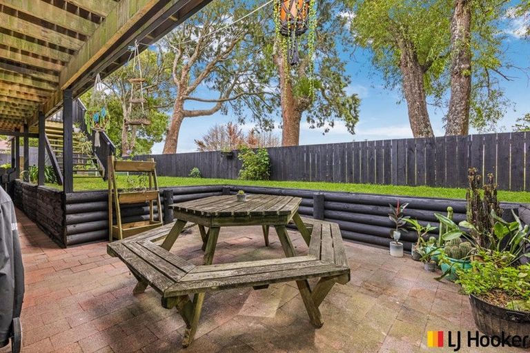 Photo of property in 2/187 Carnoustie Drive, Wattle Downs, Auckland, 2103