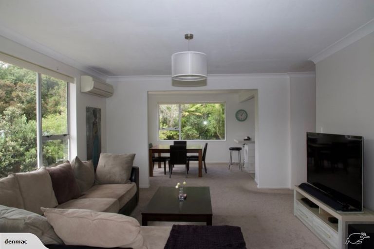 Photo of property in 24 Woodman Drive, Tawa, Wellington, 5028